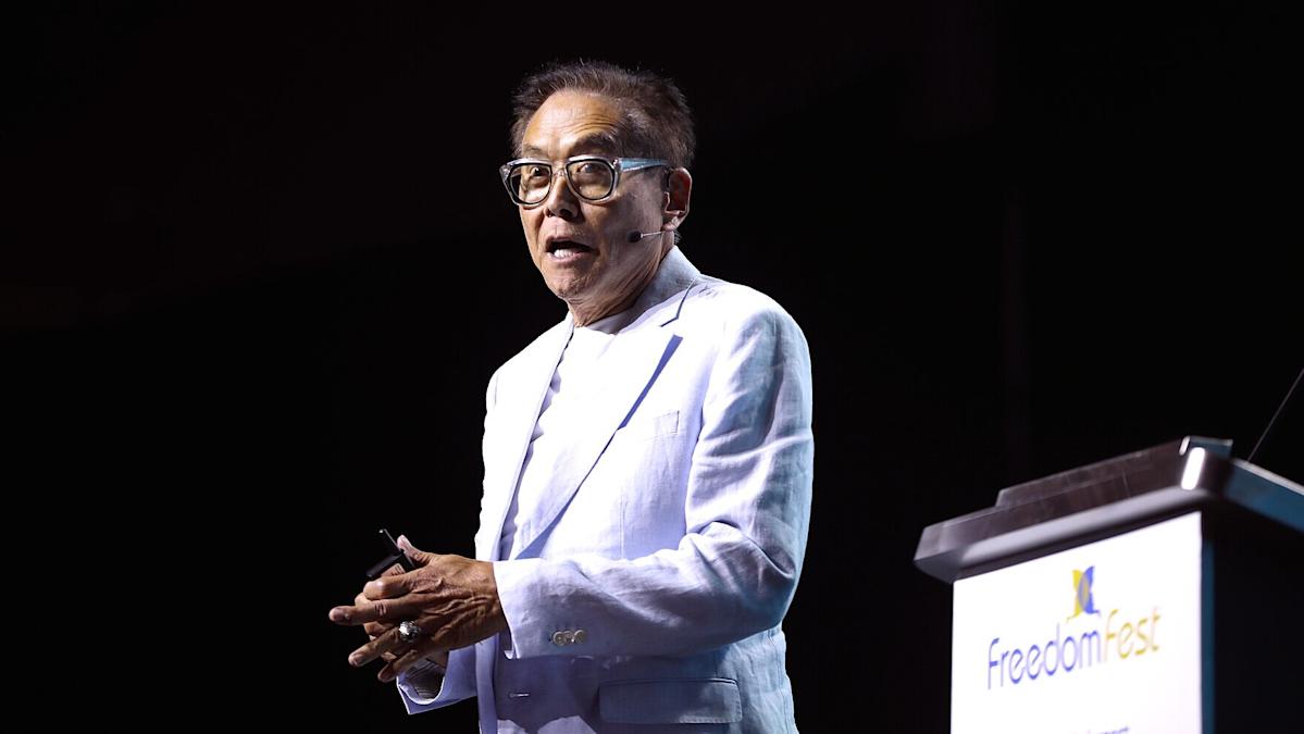 'May God have mercy': Robert Kiyosaki warns of hyperinflation in the US - but sees a big change in these 3 assets
