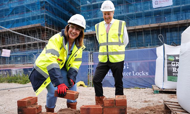 FTSE 100 rallies on hopes Iran war will end soon; food inflation up to 9% - MARKETS LIVE